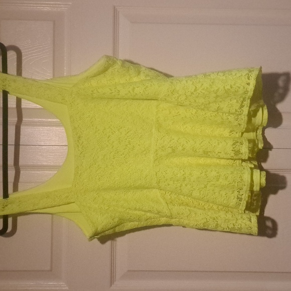 Chic Neon Lace Peplum Tank Top - Picture 2 of 4